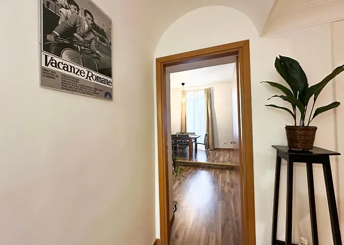 Apartment Giulio Cesare 237 *