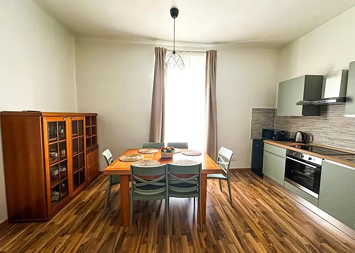 Apartment Giulio Cesare 237 *
